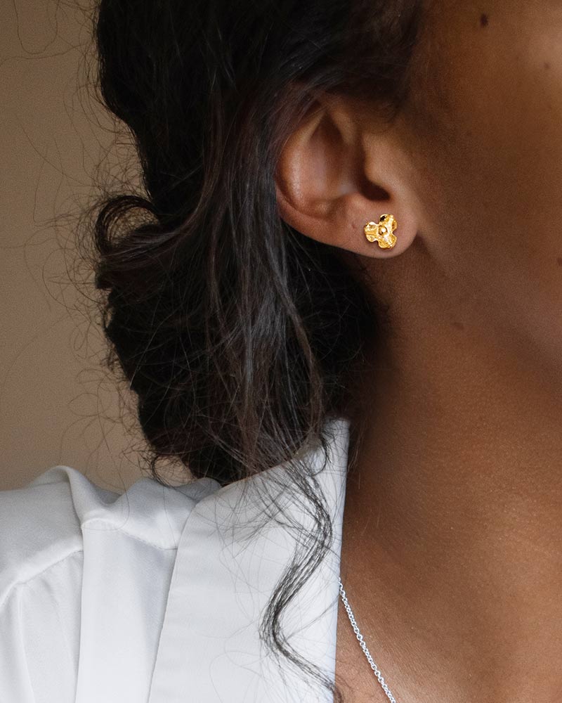lotus-studs-gold-02