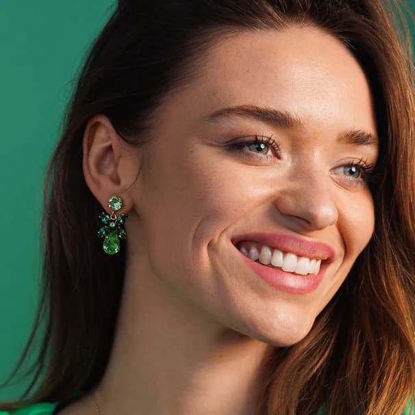 close-up-green_136af5b7-bbc6-45e2-9028-011f35a30e58_606x606