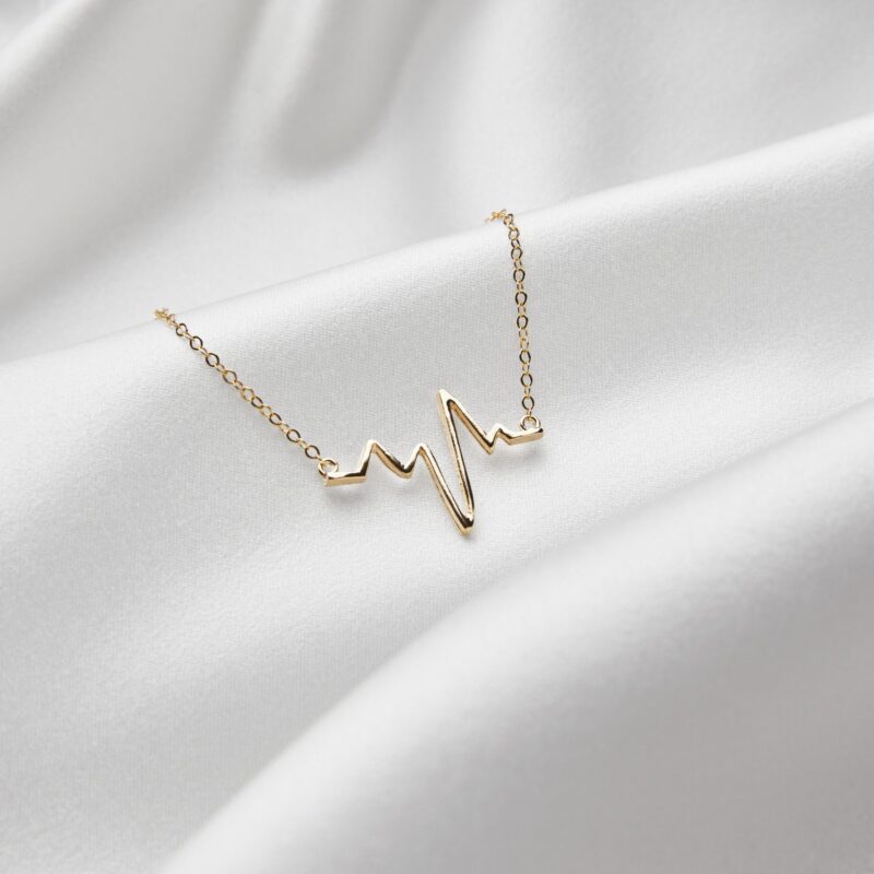 By Sofia Wistam Heartbeat Guldhalsband